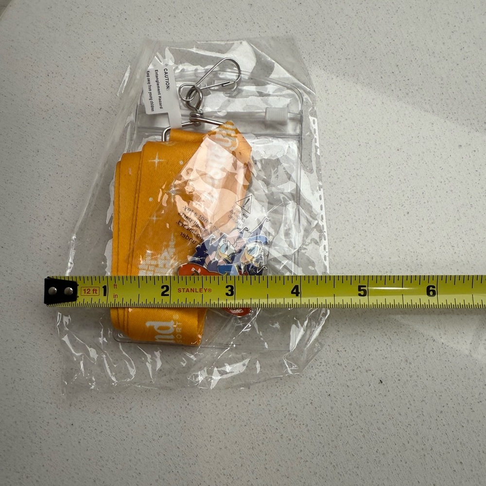 Set of 2 New Disney Lanyards and Pins Disneyland Donald Duck Daisy Duck - Picture 5 of 6